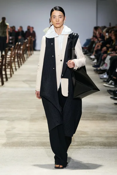 Look 14